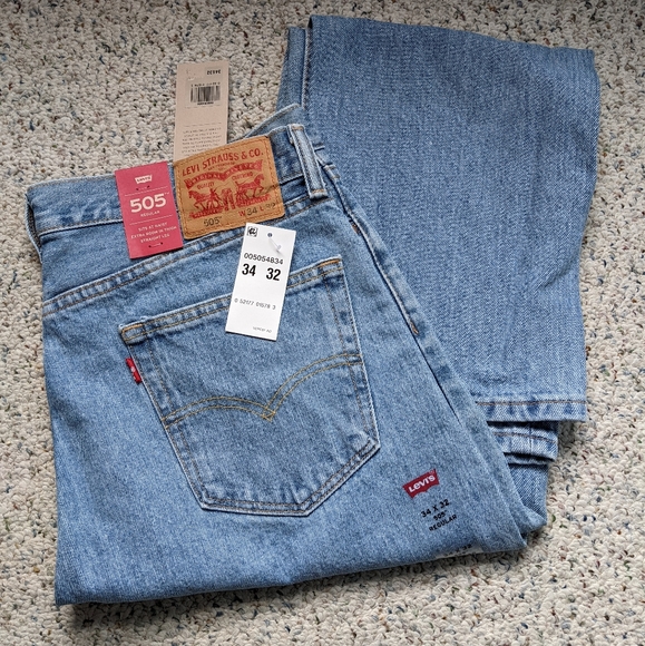 NWT Levi's 505 light wash jeans (100% cotton) - Picture 1 of 3